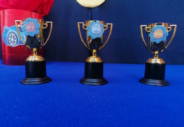 PEQUEÑOS CAMPEONES